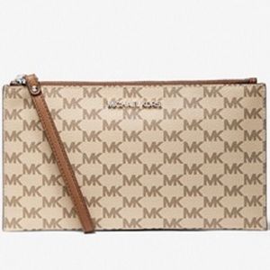 Michael Michael Kors Jet Set clutch wristlet